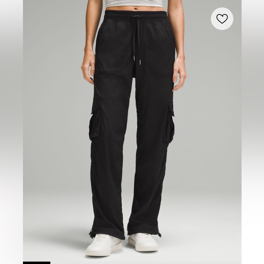 Dance Studio Relaxed-Fit Mid-Rise
Cargo Pant
